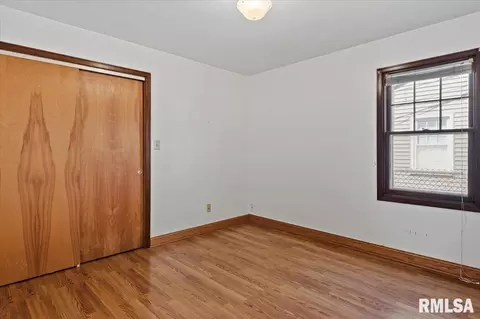 Bedroom - 1905 N 21st St, Springfield, IL 62702 photo 6 of 7