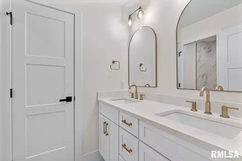 Bath - 3315 Sudduth Rd, Sherman, IL 62684 photo 5 of 5