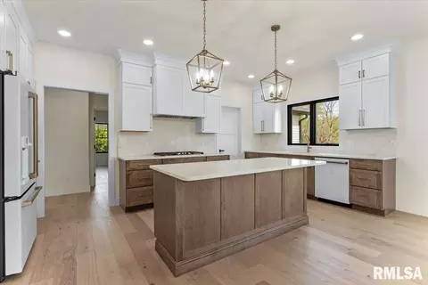 Kitchen - 3315 Sudduth Rd, Sherman, IL 62684 photo 3 of 4
