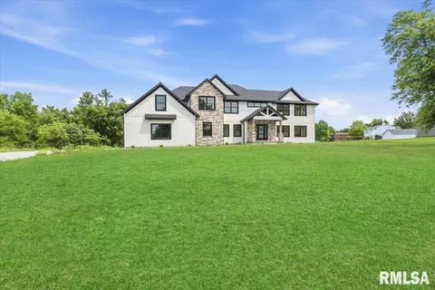 Exterior - 3315 Sudduth Rd, Sherman, IL 62684 photo 2 of 4