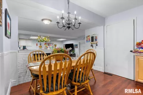 Dining - 17 Celeste Ct, Springfield, IL 62703 photo 2 of 2