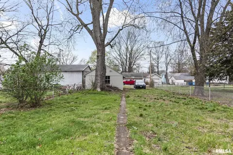 Exterior - 135 N State St, Springfield, IL 62702 photo 6 of 8