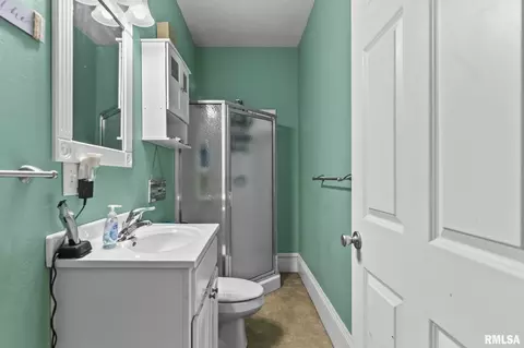 Bath - 135 N State St, Springfield, IL 62702 photo 1 of 2