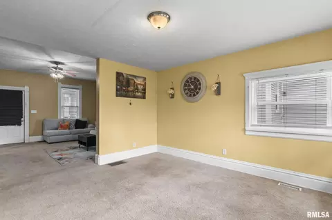 Living - 135 N State St, Springfield, IL 62702 photo 5 of 5