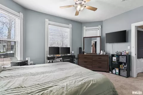 Bedroom - 135 N State St, Springfield, IL 62702 photo 3 of 9