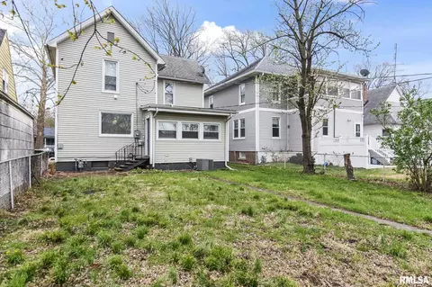 Exterior - 135 N State St, Springfield, IL 62702 photo 4 of 8