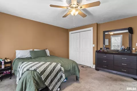 Bedroom - 135 N State St, Springfield, IL 62702 photo 5 of 9