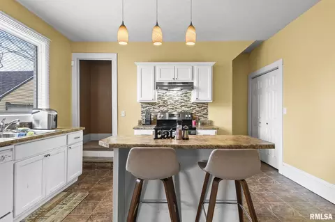 Kitchen - 135 N State St, Springfield, IL 62702 photo 1 of 3
