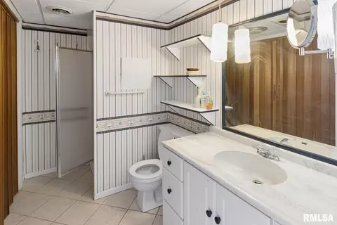 Bath - 35 Shady Ln, Avon, IL 61415 photo 6 of 6