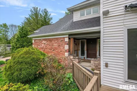 Exterior - 200 S Koke Mill Rd, Springfield, IL 62704 photo 4 of 12