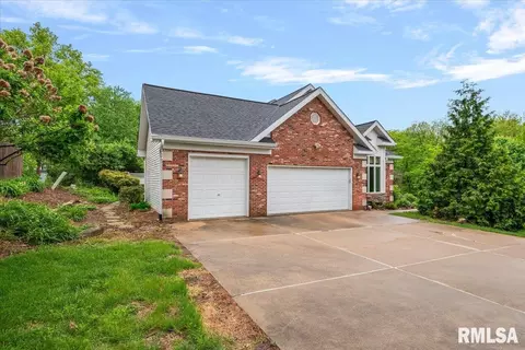 Exterior - 200 S Koke Mill Rd, Springfield, IL 62704 photo 3 of 12