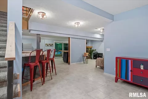 Entry Way - 200 S Koke Mill Rd, Springfield, IL 62704 photo 4 of 7