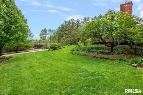Exterior - 200 S Koke Mill Rd, Springfield, IL 62704 photo 11 of 12
