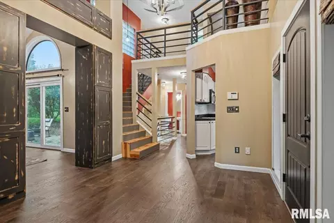 Entry Way - 200 S Koke Mill Rd, Springfield, IL 62704 photo 1 of 7