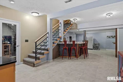 Entry Way - 200 S Koke Mill Rd, Springfield, IL 62704 photo 5 of 7