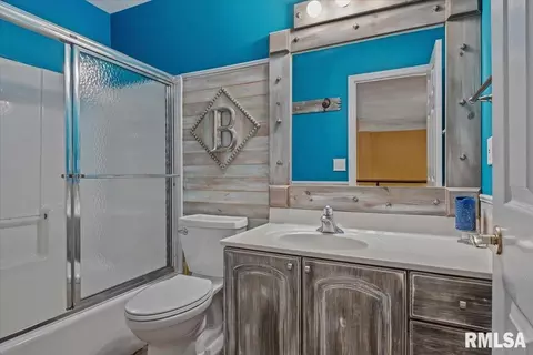 Bath - 200 S Koke Mill Rd, Springfield, IL 62704 photo 5 of 6