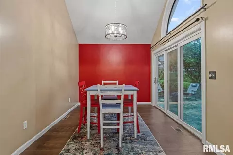 Dining - 200 S Koke Mill Rd, Springfield, IL 62704 photo 1 of 2