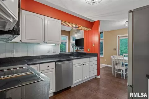 Kitchen - 200 S Koke Mill Rd, Springfield, IL 62704 photo 1 of 3