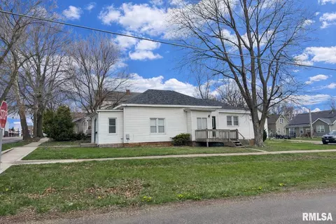 135 E Main St, Mount Sterling, IL 62353