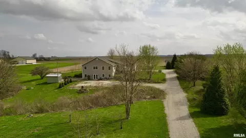 824 E 1800 N Rd, Taylorville, IL 62568