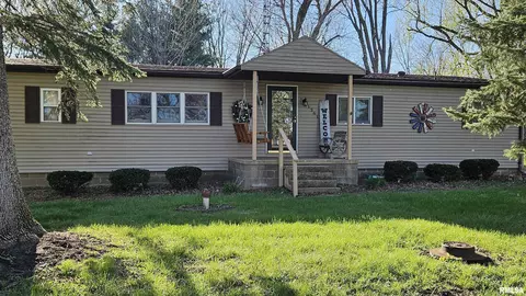 1361 Woods Ln, Jacksonville, IL 62650