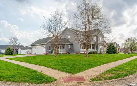 912 Maple Grove Ln, Williamsville, IL 62693