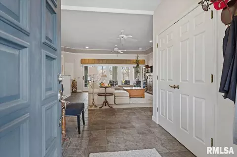 Entry Way - 6201 Westminster Ct, Springfield, IL 62711 photo 1 of 4