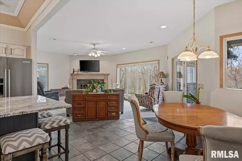 Dining - 6201 Westminster Ct, Springfield, IL 62711 photo 2 of 3