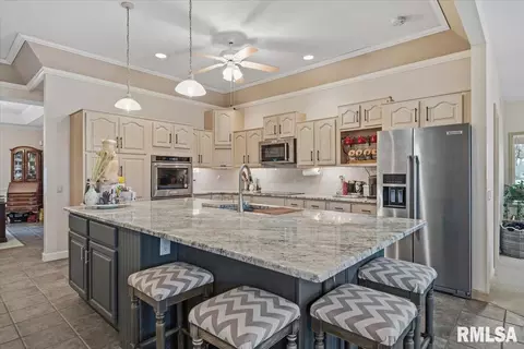Kitchen - 6201 Westminster Ct, Springfield, IL 62711 photo 2 of 5