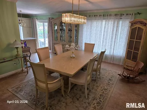 Dining - 3308 Rawlings Dr, Springfield, IL 62704 photo 1 of 2