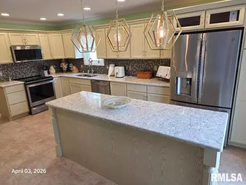Kitchen - 3308 Rawlings Dr, Springfield, IL 62704 photo 4 of 4