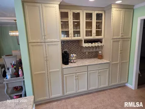 Kitchen - 3308 Rawlings Dr, Springfield, IL 62704 photo 3 of 4