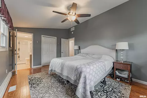 Bedroom - 308 Ward Dr, Elkhart, IL 62634 photo 2 of 5