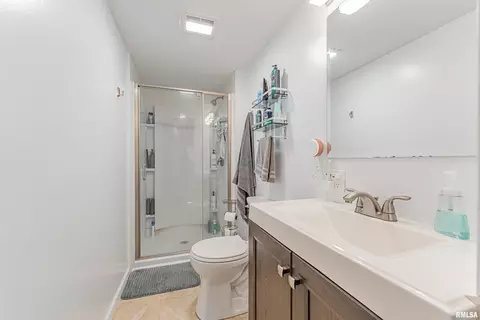 Bath - 308 Ward Dr, Elkhart, IL 62634 photo 1 of 2