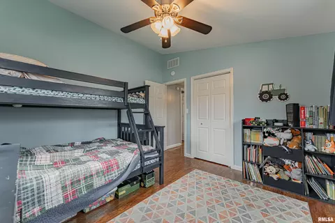 Bedroom - 308 Ward Dr, Elkhart, IL 62634 photo 4 of 5