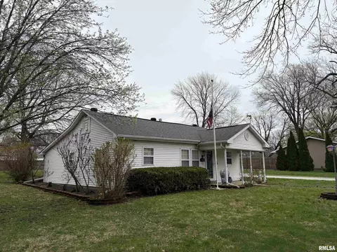 106 E Lincoln St, Edinburg, IL 62531