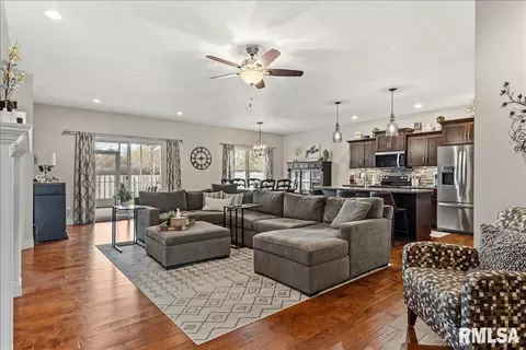 Living - 1508 Balfour Dr, Springfield, IL 62711 photo 1 of 2
