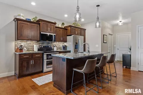Kitchen - 1508 Balfour Dr, Springfield, IL 62711 photo 3 of 3