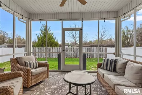 Exterior - 1508 Balfour Dr, Springfield, IL 62711 photo 1 of 3
