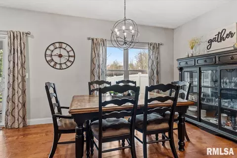 Dining - 1508 Balfour Dr, Springfield, IL 62711 photo 1 of 2