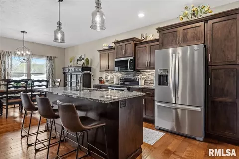 Kitchen - 1508 Balfour Dr, Springfield, IL 62711 photo 1 of 3
