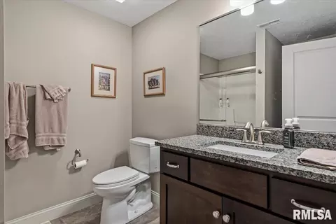 Bath - 1508 Balfour Dr, Springfield, IL 62711 photo 2 of 2