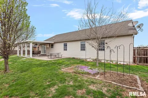 Exterior - 3708 Switchgrass Ct, Springfield, IL 62712 photo 3 of 5