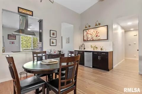Dining - 97 Mccarthy Dr, Springfield, IL 62702 photo 1 of 3
