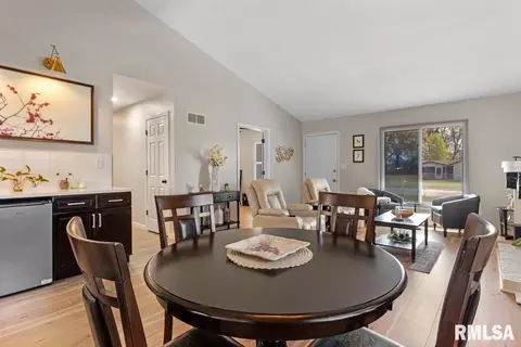 Dining - 97 Mccarthy Dr, Springfield, IL 62702 photo 3 of 3