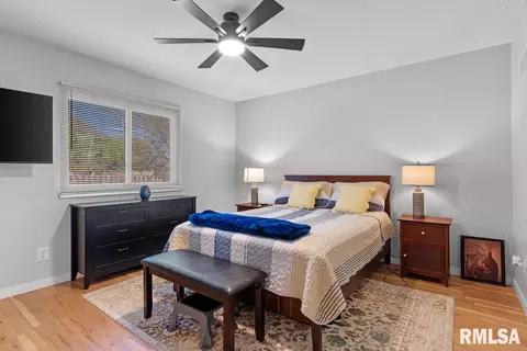 Bedroom - 97 Mccarthy Dr, Springfield, IL 62702 photo 1 of 6
