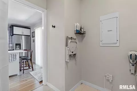 Entry Way - 97 Mccarthy Dr, Springfield, IL 62702 photo 1 of 1