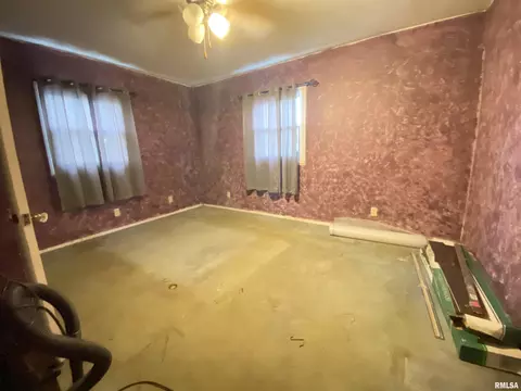 Bedroom - 37 Belle Pl, Springfield, IL 62704 photo 1 of 4