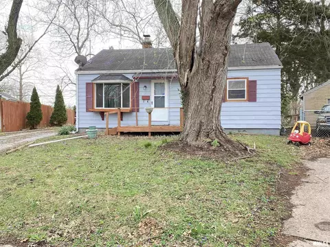 Exterior - 37 Belle Pl, Springfield, IL 62704 photo 2 of 5