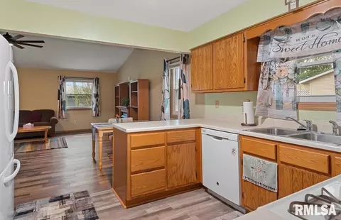 Entry Way - 1116 Bolin Ct, Springfield, IL 62703 photo 1 of 1